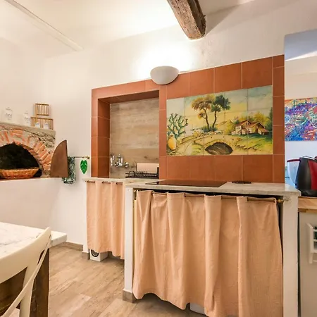 Pieds Dans L'eau - *