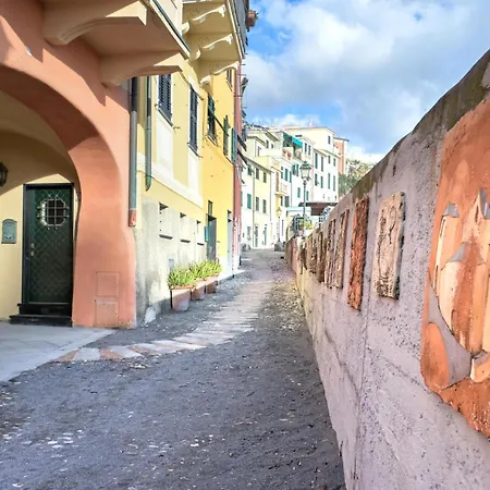Pieds Dans L'eau - Bogliasco
