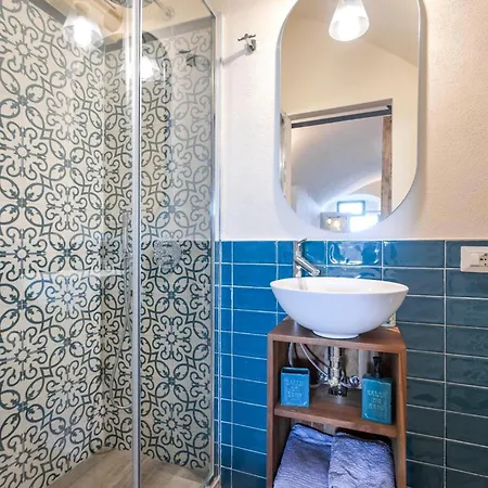 Pieds Dans L'eau - Daire