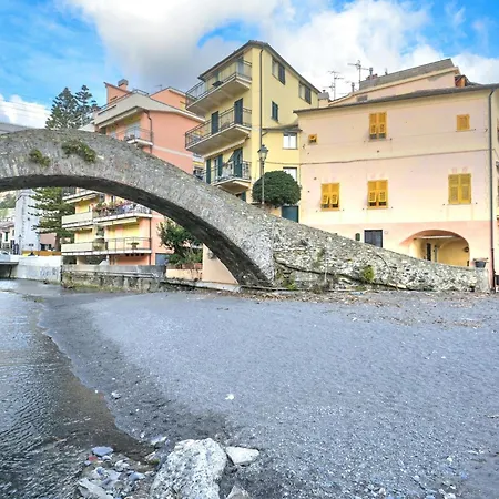 Pieds Dans L'eau - Bogliasco