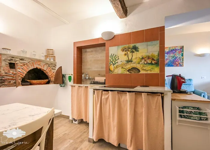 Pieds Dans L'eau - *